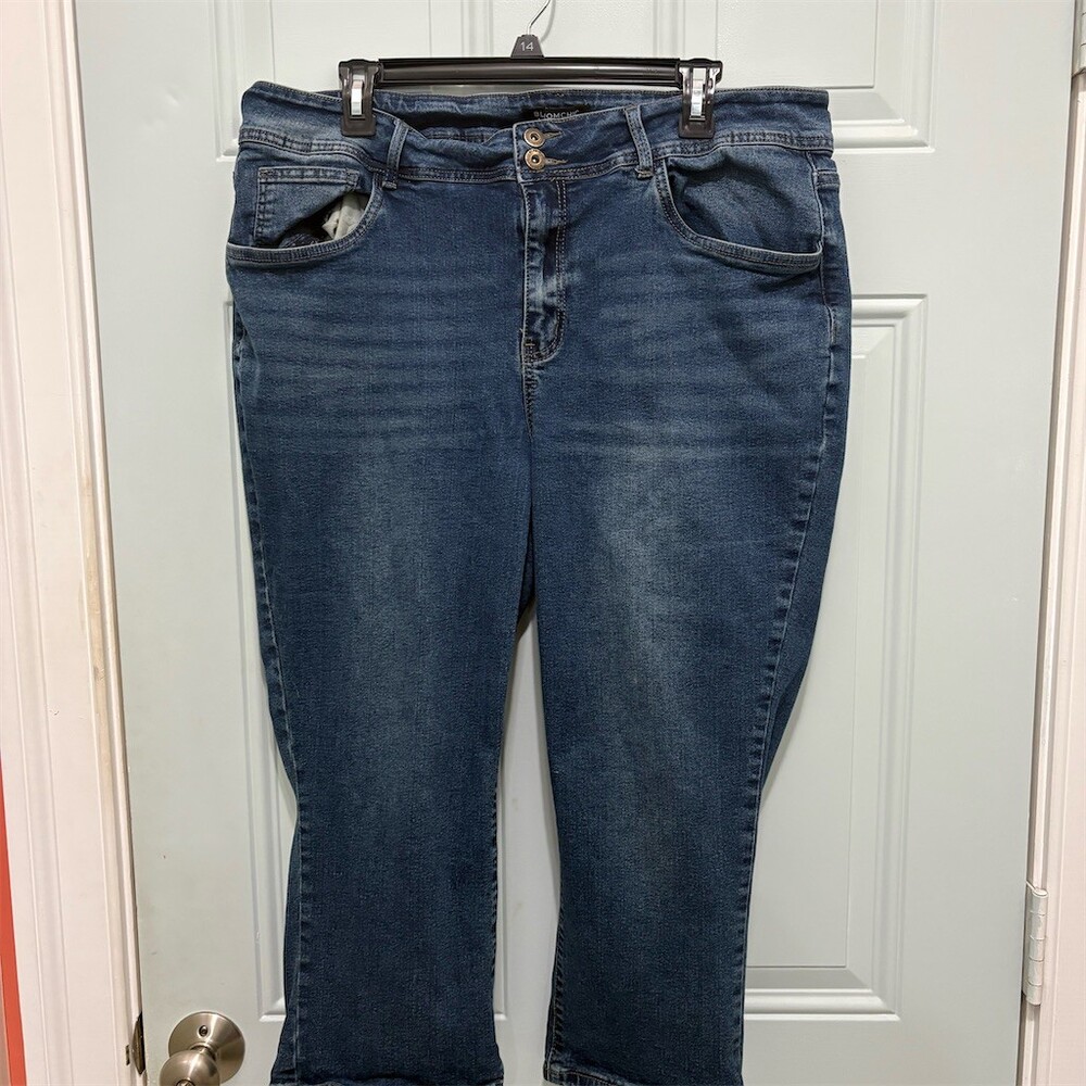 BloomChic Jeans Womens Size 18 Blue Denim Capri High Rise Stretch 21